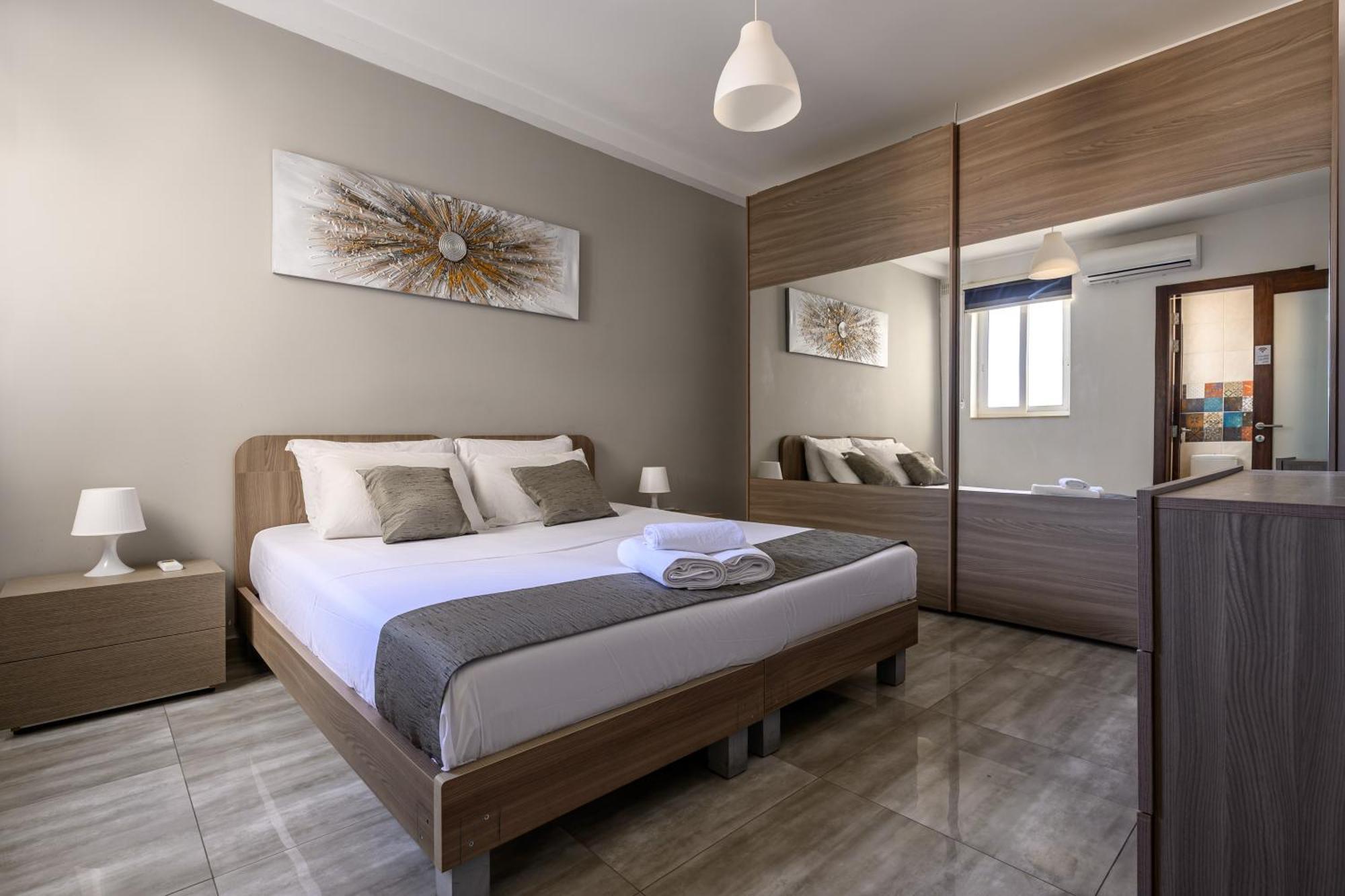 F11 Room 1, Private Double Room With Private Bathroom In Shared Flat Msida Exterior photo
